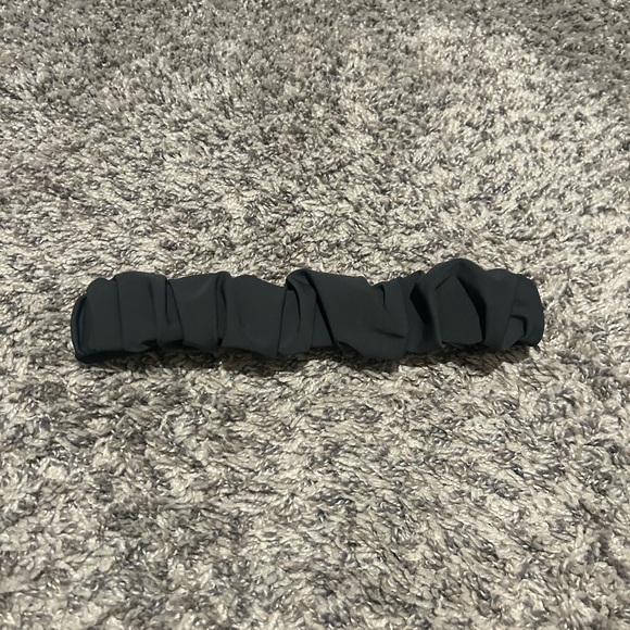 Lululemon Nulux Gathered Headband - Picture 2 of 3